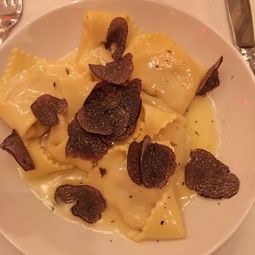 La Pecora Bianca pasta with truffles, December 2017.